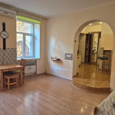 Apartment At Malaya Zhytomyrska 5-2