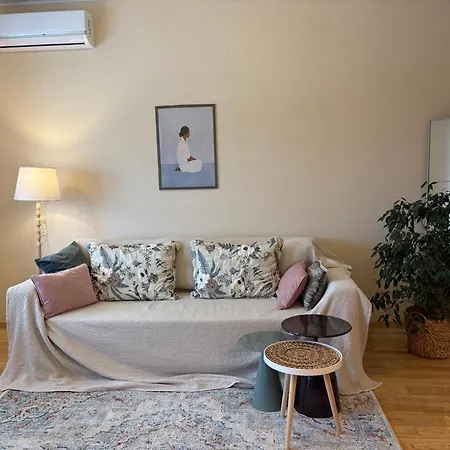 Comfortable Apartments French Quarter Акумулятори Світло Інтернет Завжди-3