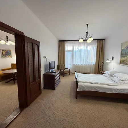 Erney Laz Hotel-2