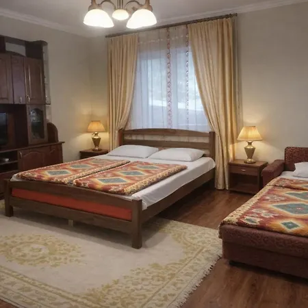 Під скелею-3