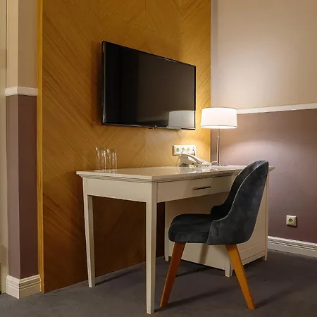 Modern Art Hotel-3