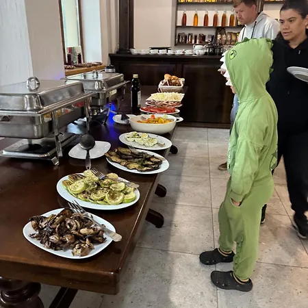 Готель Близнюки-2