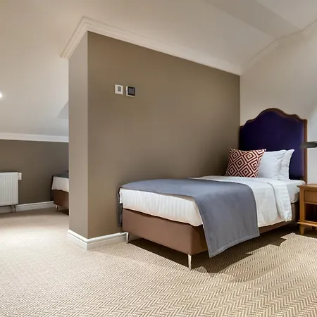 Best Western Plus Market Square Lviv-2
