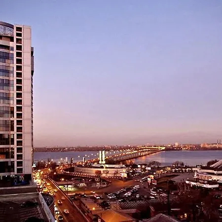 Staybridge Mini-Hotel In Most City Panoramic River View-3