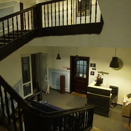 Central Hotel-2