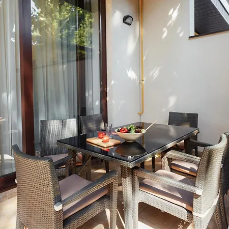 Arcadia Villa Apartments-3