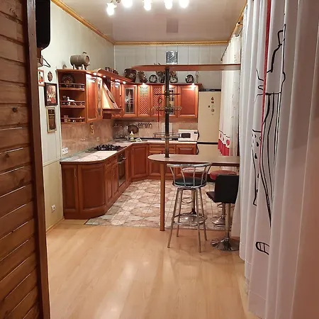 Куренiвський Двiр-2