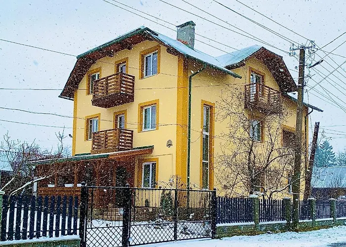 Готель Ніч над Карпатами Славське