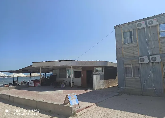 Готель Bermudy Кирилівка