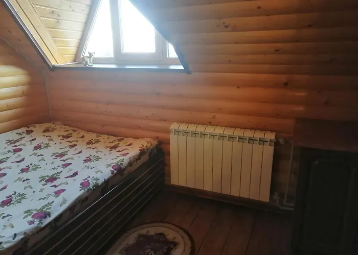 Sadyba Gostynniy Dvir Ізки