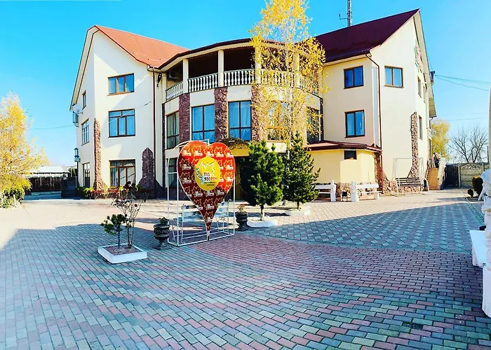 Готель Під Явором Драгомирчани