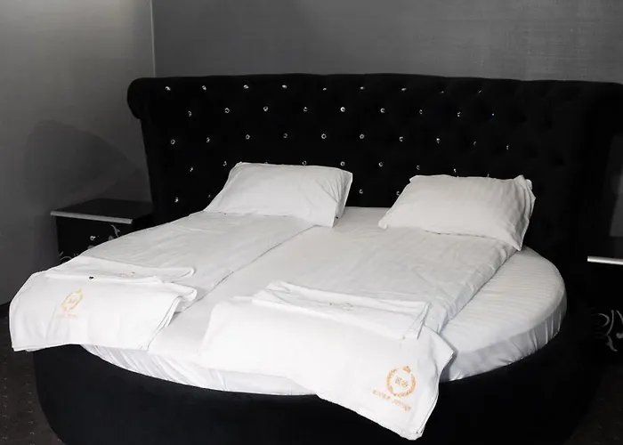 River Stone Hotel Шешори