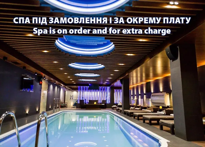 Готелі в Сарни