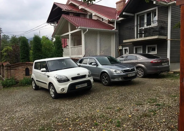 Готель Аделіс Яремче