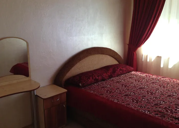 Dobrodvor Hotel Залізний Порт