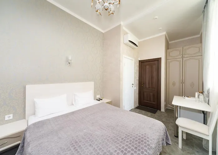 L.O.Y Family Hotel Дніпро