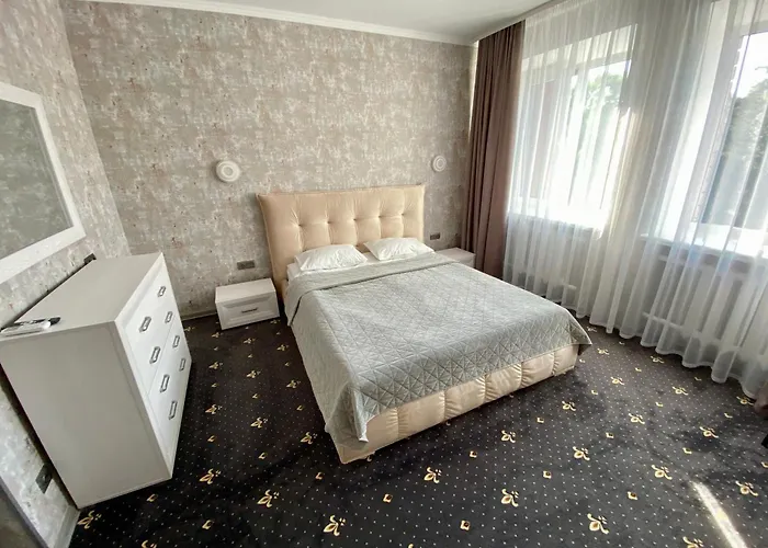 Hotel Prydesnyansky Чернігів