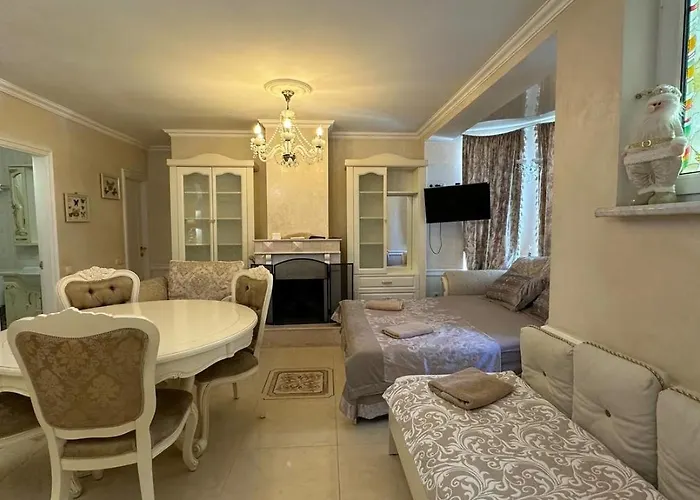 Farneliya Club-Hotel Чорноморськ