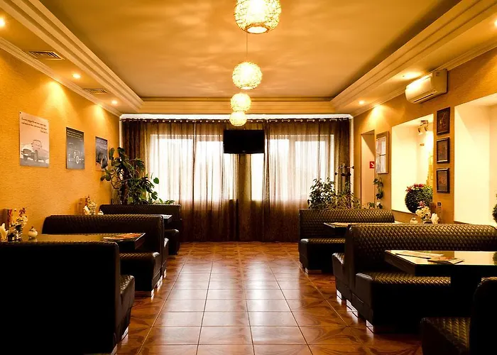 Hotel 8Th Mile Дніпро