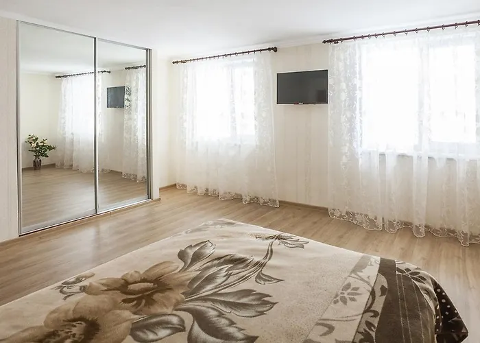 Hotels nahe Teschtschin-Brücke