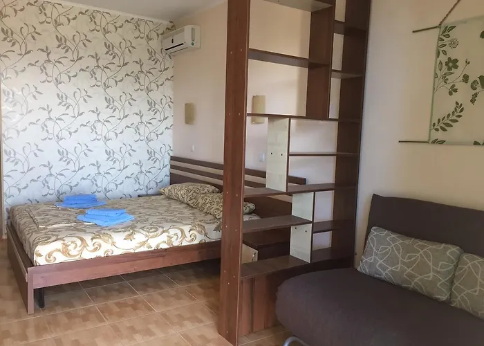 Готель Oasis Beach Club Лазурне
