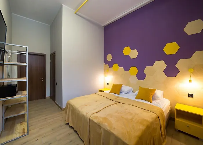 Hotel Bee Station Київ