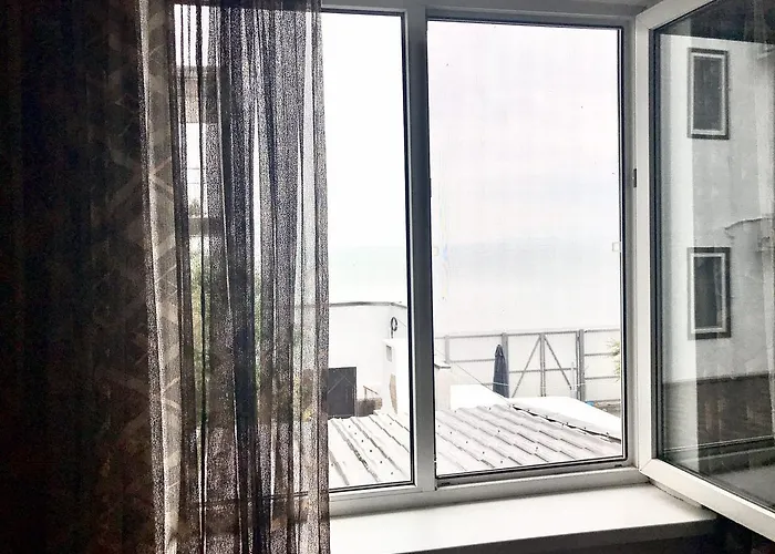 Akvitaniya Mini-Hotel Затока