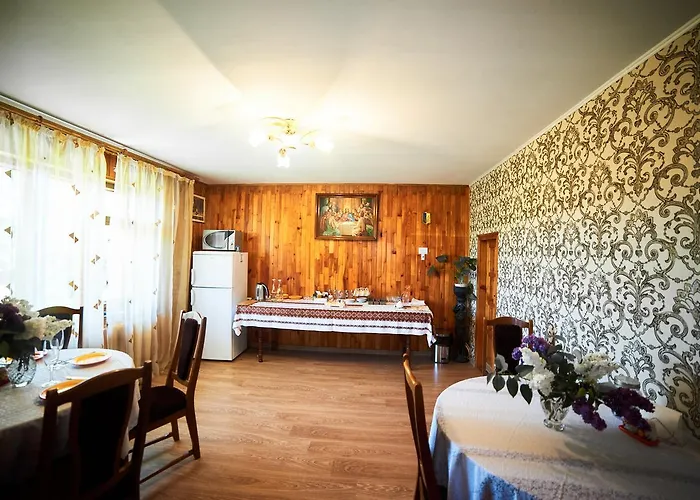 Green Hill Bryukhovychi