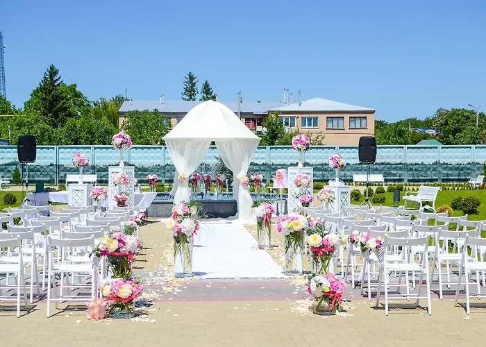 Best Hotel And Restaurant Complex Дунаївці