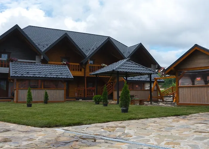 Family Hotel Kaskad Буковель
