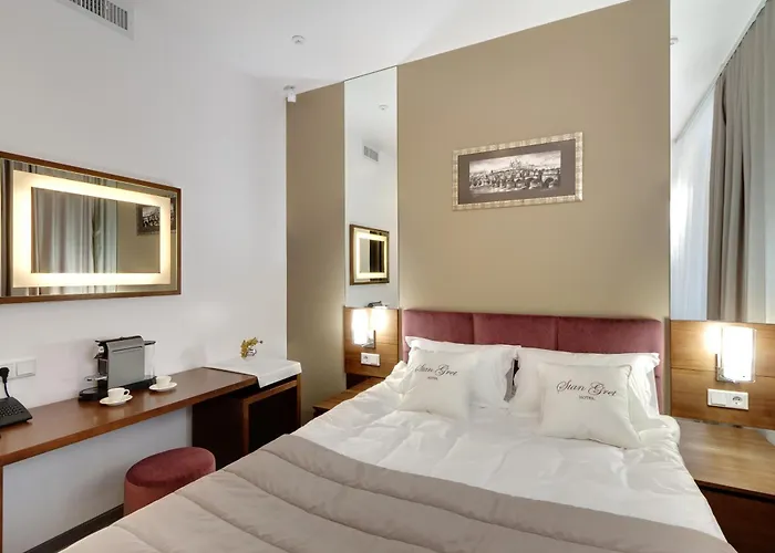 Kiev hotels near International Center of Culture and Arts