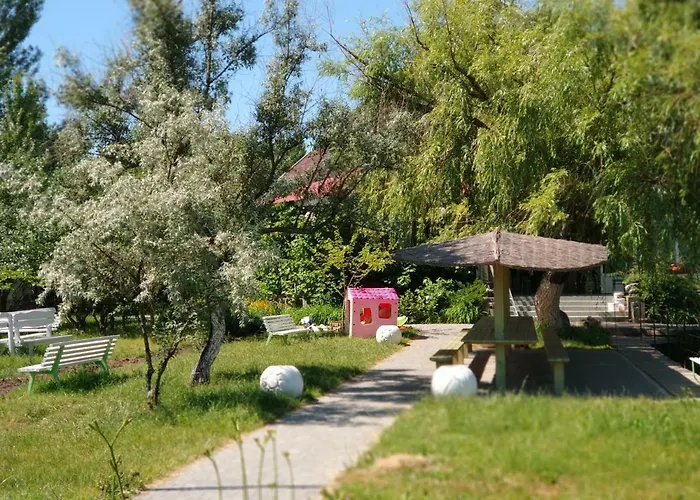 Robinson Hotel Затока