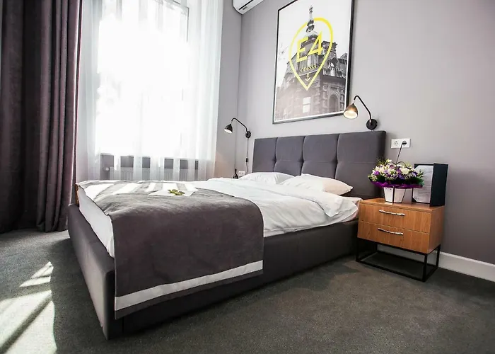 E4 Hotel Одеса