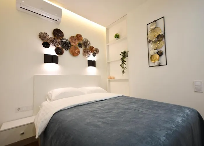Kyiv Center Smart Apartments