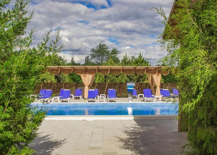 Relax Hotel - Restaurant Complex Новомосковськ